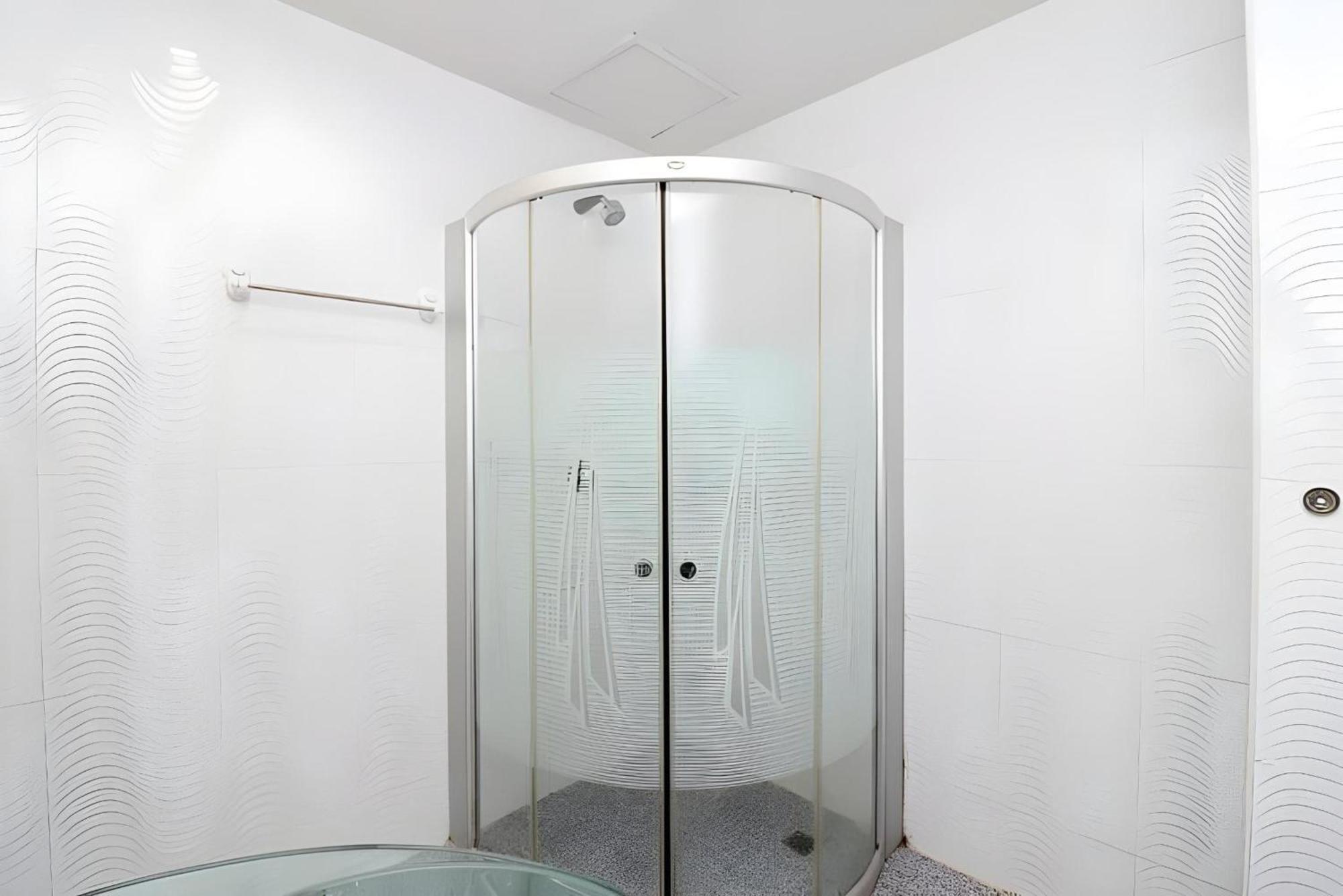 Khách sạn Diamond Silom Bangkok